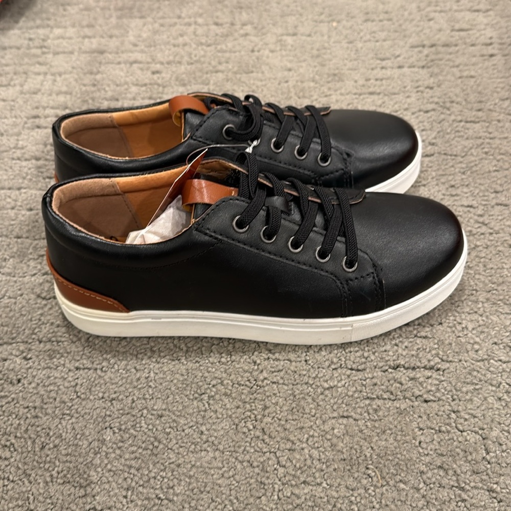New kids sneakers